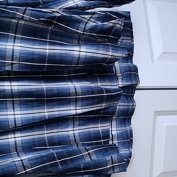 Blue Plaid v-neck high-low blouse, adjustable sleeves - Picture 3 of 5